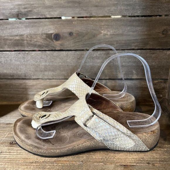 Womens Taos Scale Print Leather Comfort Thong T-Strap Sandals Size 9-9.5 M‎ GUC - Picture 2 of 6